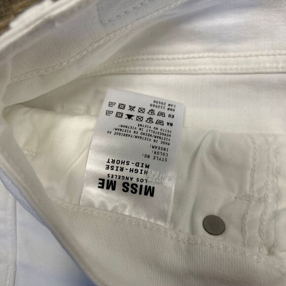 Miss Me High Rise Mid Short Women Size 26 White Denim Frayed Ends (404)‎ - Picture 9 of 10